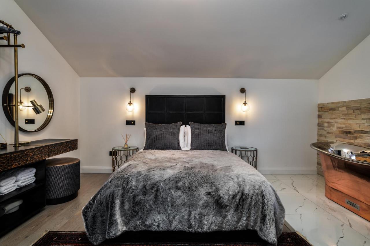 Pamper Yourself In Our Double Sized Copper Tub -2 Bedroom Villa Inverness Kültér fotó