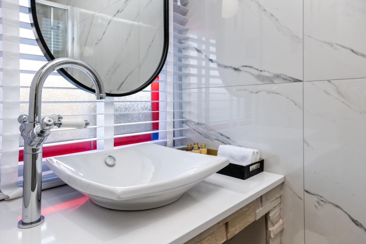 Pamper Yourself In Our Double Sized Copper Tub -2 Bedroom Villa Inverness Kültér fotó